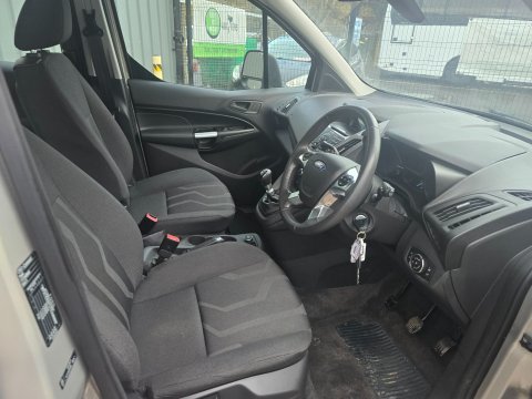 Ford Tourneo Connect ZETEC 16