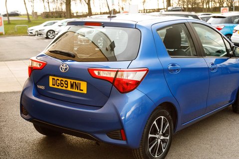 Toyota Yaris VVT-I ICON TECH 8