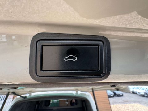 Volkswagen Transporter 2.0 Transporter T32 Highline TDI 4Motion Semi-Auto 4WD 10