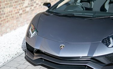 Lamborghini Aventador S LP740-4 Roadster 23