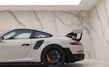 Porsche 911 (991.2) GT2 RS Weissach 32