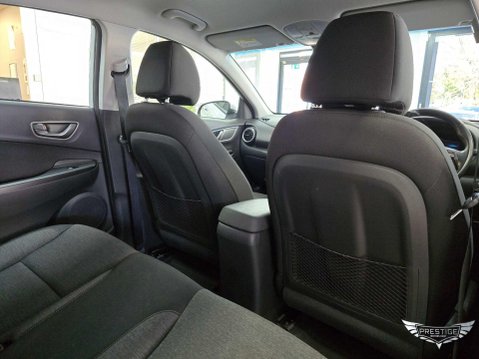 Hyundai KONA 39kWh SE Auto 5dr (10.5kW Charger) 61