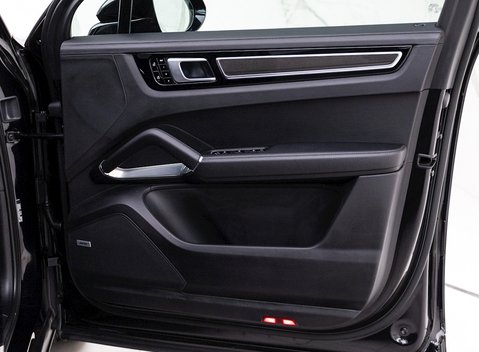 Porsche Cayenne Turbo S E-Hybrid 22