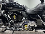 Harley-Davidson Touring 1690 FLHRC ROADKING CLASSIC 2012 TO MANY EXTRAS 21' WHEEL 30