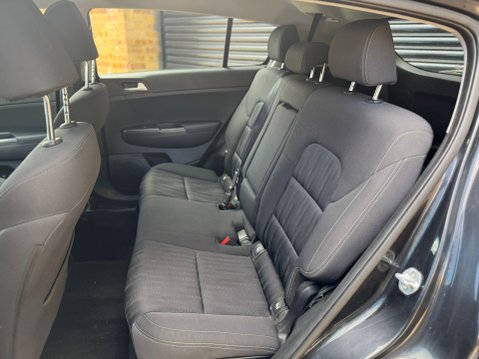 Kia Sportage 1.6 GDi 1 SUV 5dr Petrol Manual Euro 6 17