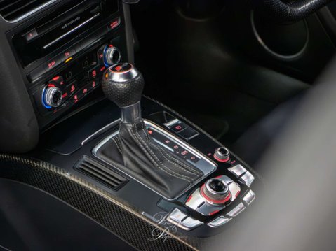Audi RS4 4.2 RS 4 FSI Quattro Auto 4WD 5dr 31