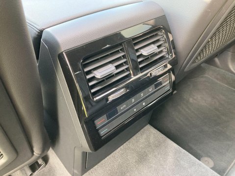 Volkswagen Touareg 3.0 TDI V6 Black Edition Tiptronic 4Motion Euro 6 (s/s) 5dr 19