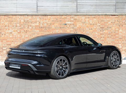 Porsche Taycan Turbo 7