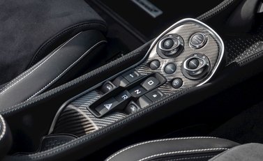 McLaren 570S Spider 21