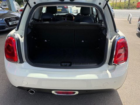 Mini Hatch 1.5 Cooper Euro 6 (s/s) 3dr 30