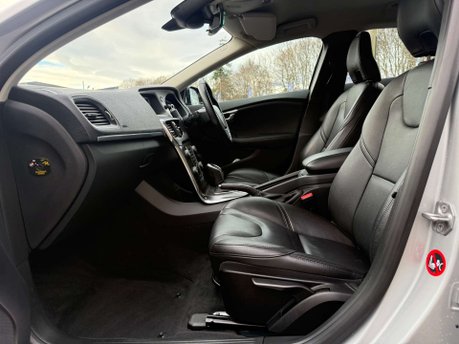 Volvo V40 1.6 V40 SE Luxury D2 Auto 5dr 16