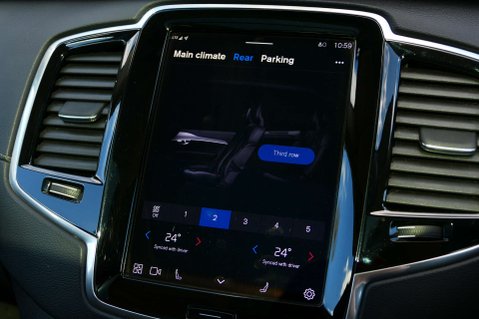 Volvo XC90 2.0 XC90 + B5 MHEV AWD Auto 4WD 5dr 42