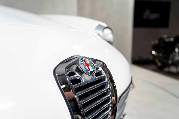 Alfa Romeo Giulietta SPRINT ZAGATO. 1 OF 200. EX COMPETITION CAR. EXTENSIVE DOCUMENTED HISTORY. 5