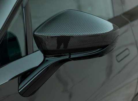 Aston Martin DBX 707 29