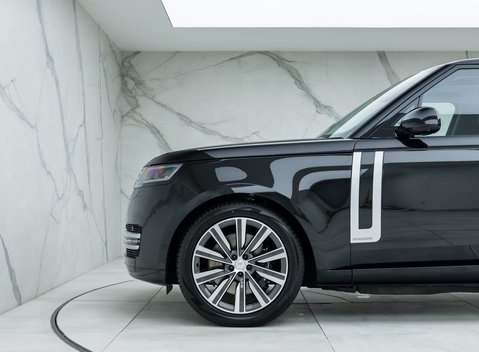 Land Rover Range Rover P460e Autobiography LWB 33