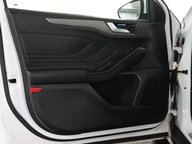 Ford Focus TITANIUM X 44