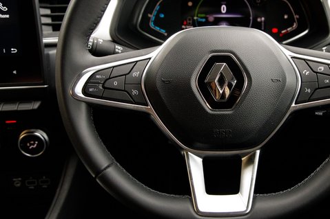 Renault Captur TECHNO E-TECH 18