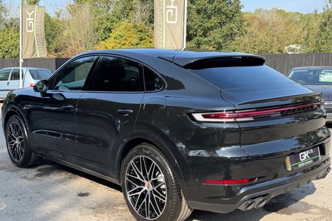 Porsche Cayenne V6 E-HYBRID BLACK EDITION -MATRIX LEDS -360 CAMS -WHITE LEATHER INTERIOR 2