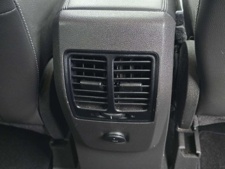 Ford Kuga 2.0 TDCi Titanium SUV 5dr Diesel Powershift AWD Euro 6 (s/s) (180 ps) 29