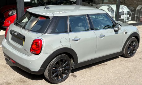 Mini Hatch Cooper D 1.5 Steptronic Automatic Chili / Media XL 5 door - PRO SAT NAV 10