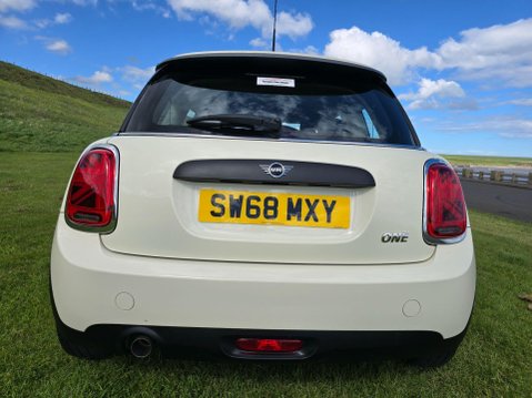 Mini Hatch 1.5 One Euro 6 (s/s) 3dr 10