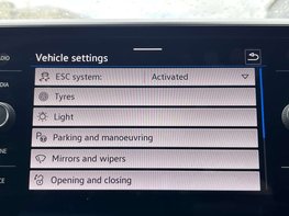 Volkswagen T-Roc 1.5 T-Roc R-Line TSI Semi-Auto 5dr 42