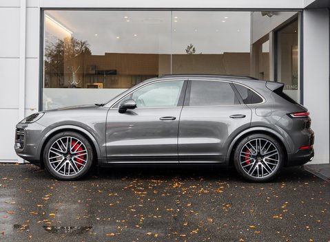 Porsche Cayenne TURBO E-HYBRID 3