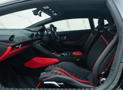 Lamborghini Huracan TECNICA 15