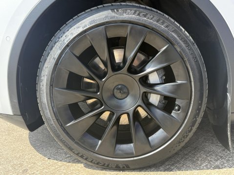 Tesla Model Y (Dual Motor) Long Range SUV 5dr Electric Auto 4WDE (384 bhp) 19