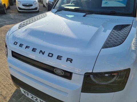 Land Rover Defender X-DYNAMIC HSE MHEV 5