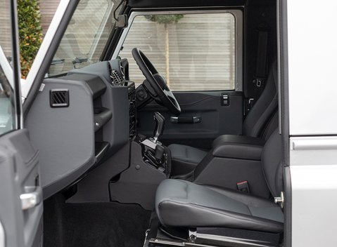Land Rover Defender 90 Works V8 70th Edition 14