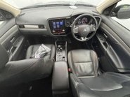Mitsubishi Outlander EXCEED 3
