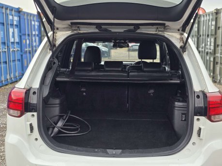 Mitsubishi Outlander 2.4h TwinMotor 13.8kWh Exceed SUV 5dr Petrol Plug-in Hybrid CVT 4WD Euro 6  7