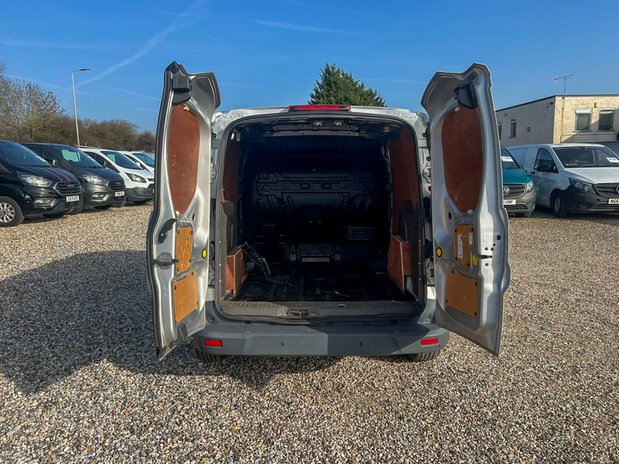 Ford Transit Connect AUTO SWB L1H1 Limited 200 Air Con Alloys Sensors EURO 6 NO VAT 8