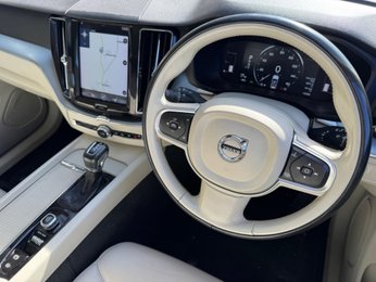 Volvo XC60 2.0 D4 Momentum Auto AWD Euro 6 (s/s) 5dr