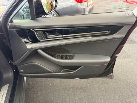 Porsche Panamera PDK 28