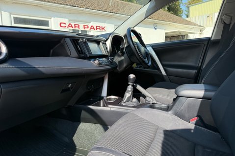 Toyota Rav 4 D-4D BUSINESS EDITION LOOK! 37000 MILES! 1 OWNER! SAT NAVIGATION 13