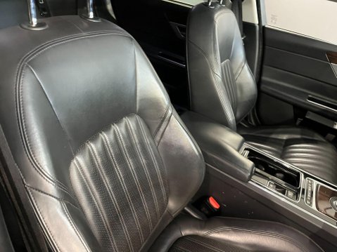 Jaguar XF 2.0d Portfolio Sportbrake Auto Euro 6 (s/s) 5dr 30