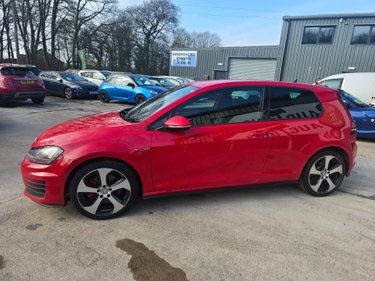 Volkswagen Golf GTI LAUNCH 1