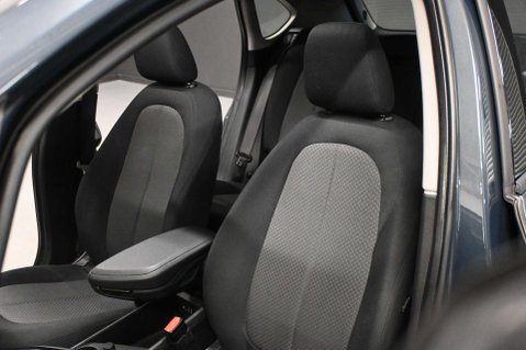 BMW 2 Series 1.5 218i SE Auto 5dr 8
