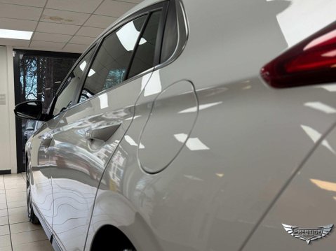 Hyundai IONIQ 1.6 h-GDi Premium DCT Euro 6 (s/s) 5dr 64