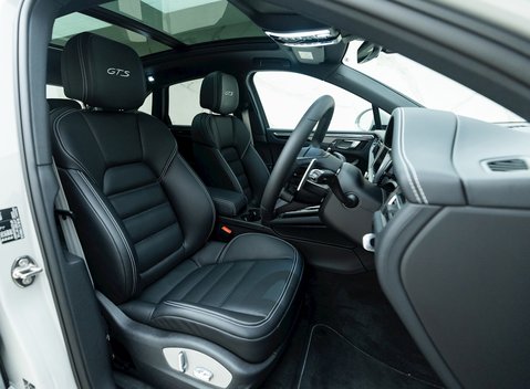 Porsche Macan GTS 10