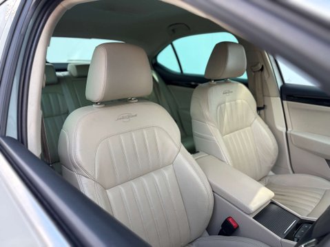 Skoda Superb 2.0 Superb Laurin & Klement TSi Semi-Auto 5dr 12