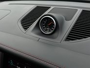 Porsche Macan TURBO PDK 56