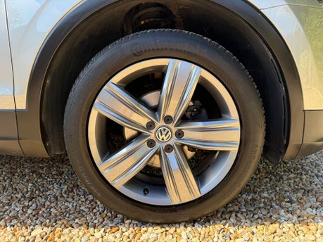 Volkswagen Tiguan 2.0 TDI SEL DSG 4Motion Euro 6 (s/s) 5dr 15