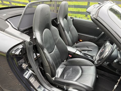 Porsche 911 CARRERA 2 15