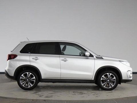 Suzuki Vitara SZ5 BOOSTERJET MHEV 3