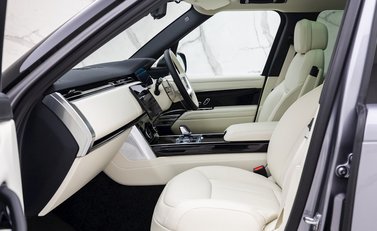 Land Rover Range Rover P400 HSE 15