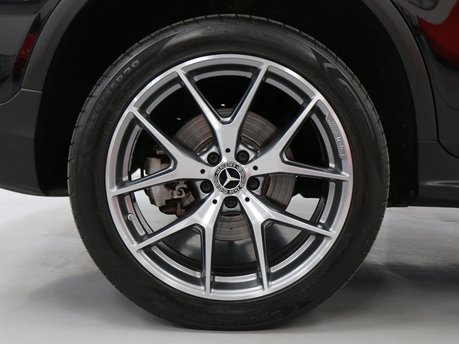 Mercedes-Benz GLC 300 DE 4Matic AMG Line Premium Plus - Full Mercedes Benz Service History Service History