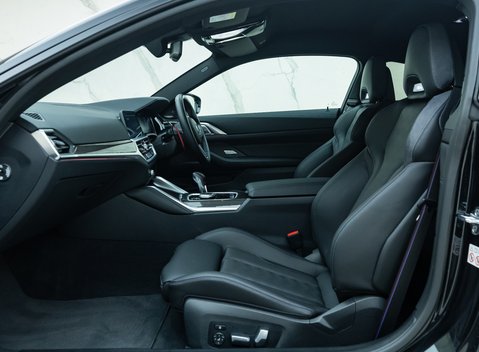 BMW M4 COMPETITION XDRIVE M Performance 17